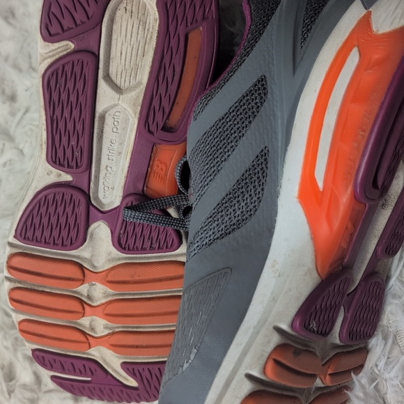 New Balance Women's Charcoal and Magenta Sneakers - Picture 7 of 8